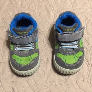 Stride Rite Toddler Shoe size 4